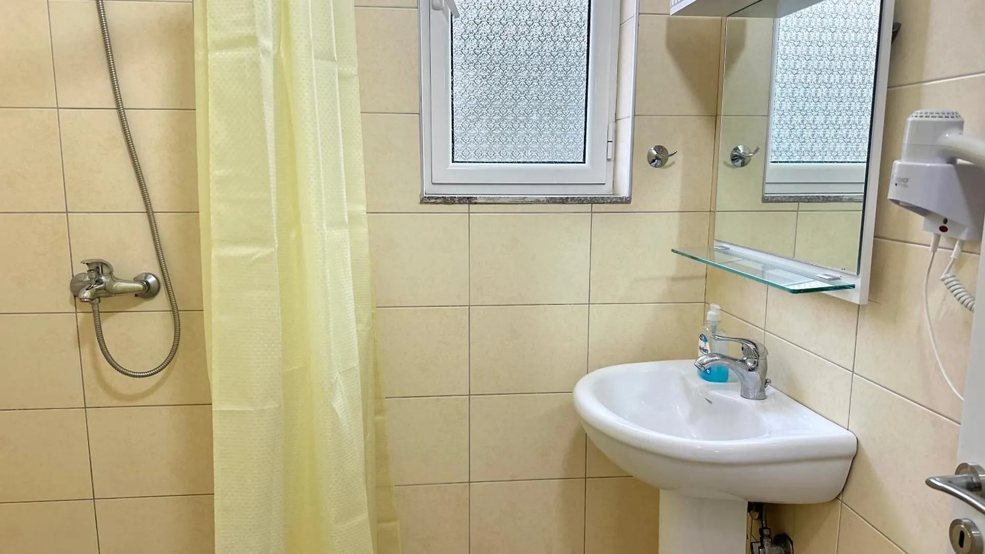 Onda Apartments 2 Saranda 0*,